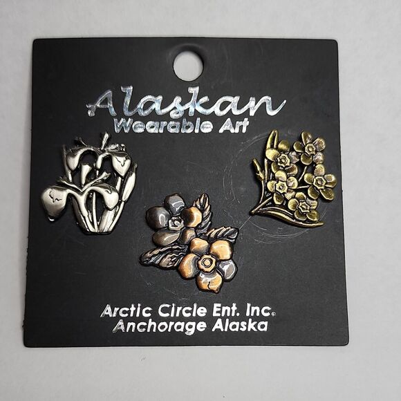 Alaskan Wearable Art Artic Circle Ent. Inc Floral Set of 3 Pinbacks on Card New - Picture 1 of 4